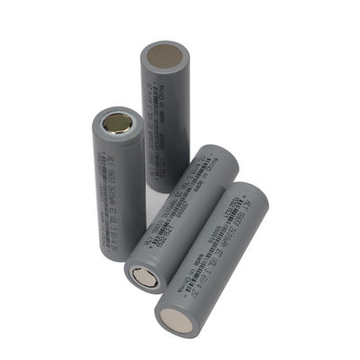 Kapasitas Tinggi 0.5C 2600mah 18650 Baterai 3.6V Umur Siklus Panjang